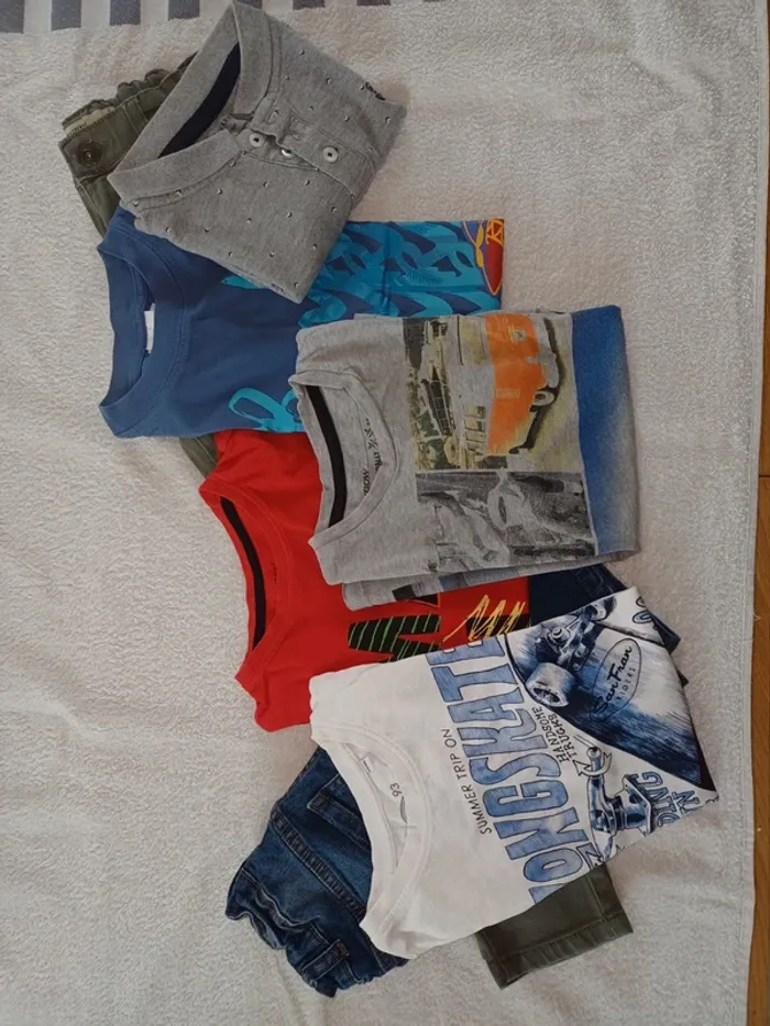 Lot vêtements garçons été. 8 ans. Très bon état. - photo numéro 2