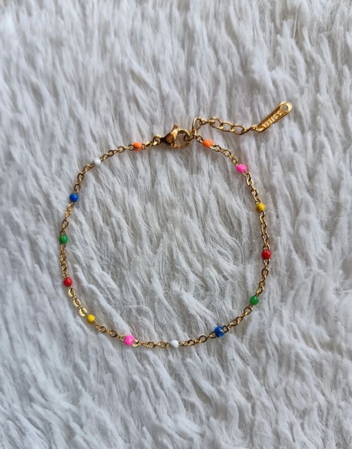 Bracelet chaîne dorée acier inoxydable couleur or perles émaillée résines multicolores