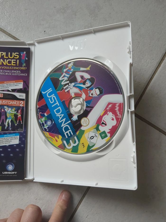 Jeu Wii just dance 3 - photo numéro 2