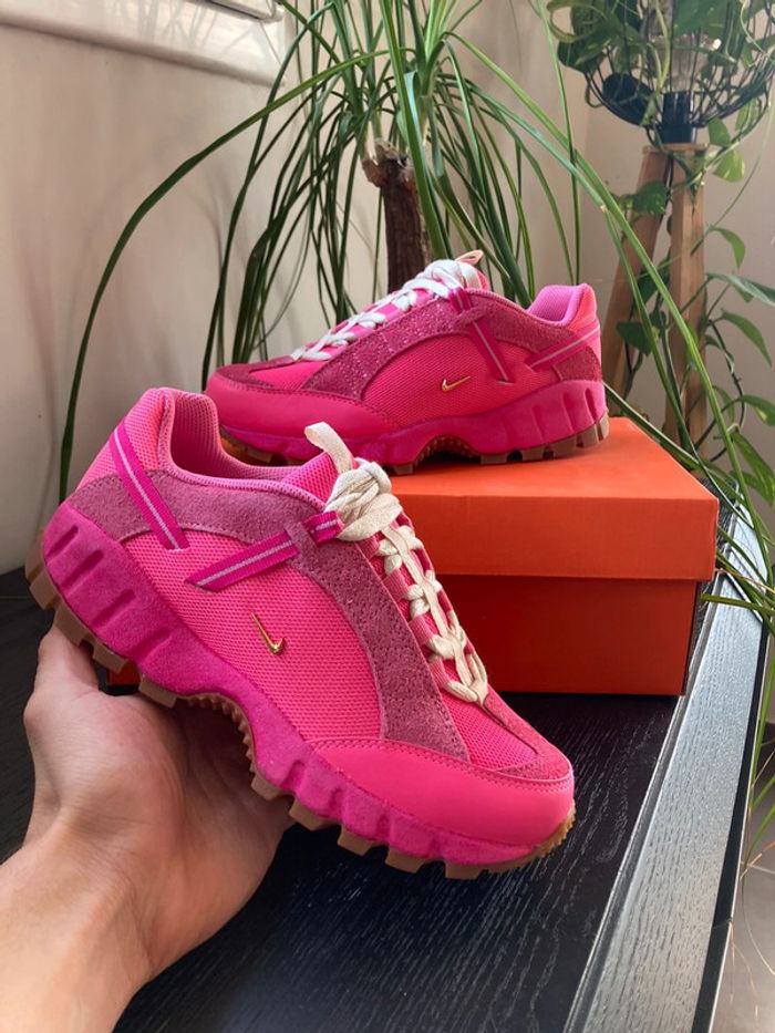 Baskets Basses Femme Nike Air Humara LX Jacquemus Pink - Taille 36.5