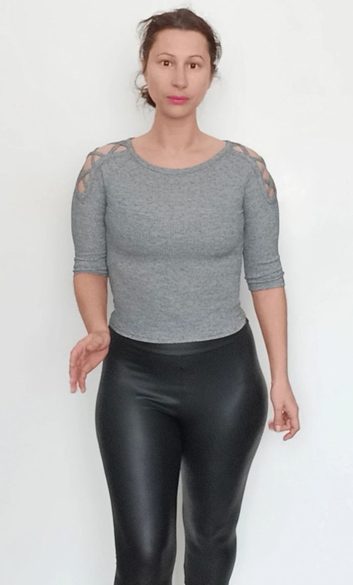 Haut pull moulant épaules ouvertes - photo numéro 3