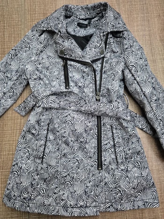 Superbe imperméable IKKS zébré comme neuf 5 ans - photo numéro 2