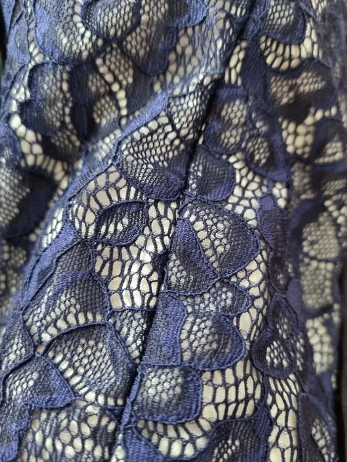 Robe courte Guess sans manche Bleu nuit dentelles détails dos XS-34 - photo numéro 9