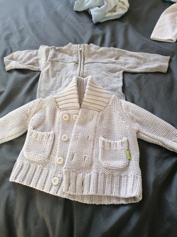Lot 2 gillet 3 mois