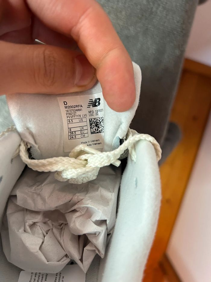 New balance M2002 couleur beige - parfait état - avec boite - taille 39,5 - femmes - photo numéro 4