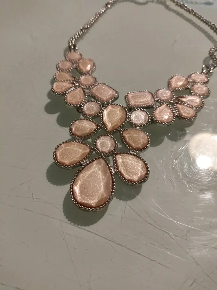 Collier pêche rosé - photo numéro 2