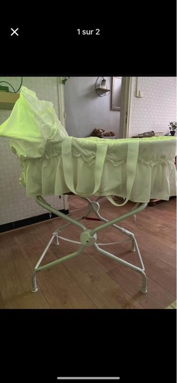 Couffin osier avec pied