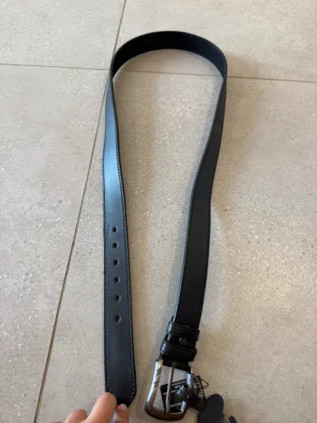 Ceinture noire en cuir, neuve, 140cm