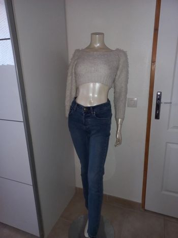 Crop top shaggy blanc en excellent état taille S/M