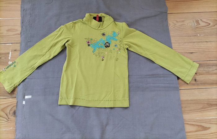 Tshirt vert manches longues 8 ans