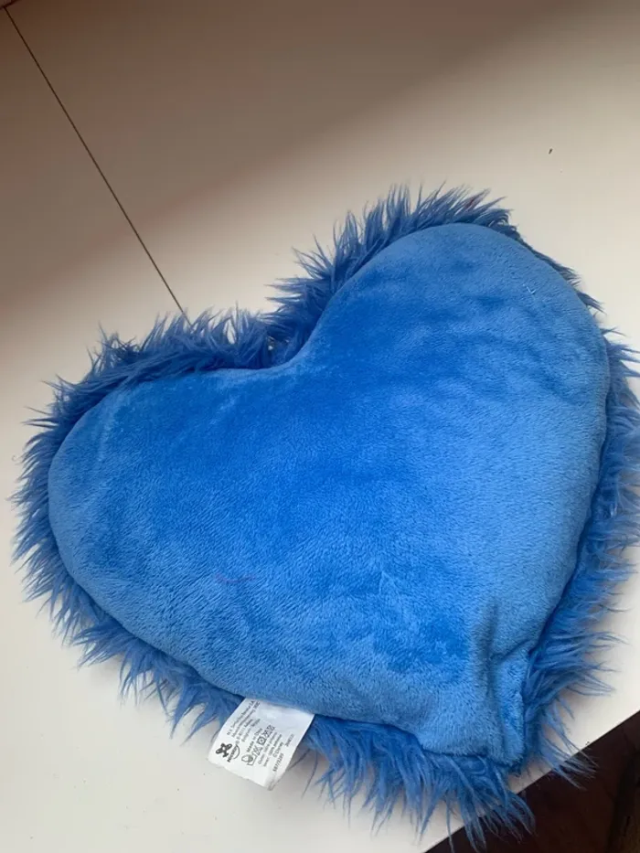 Reine des neiges coussin en forme de cœur - photo numéro 5