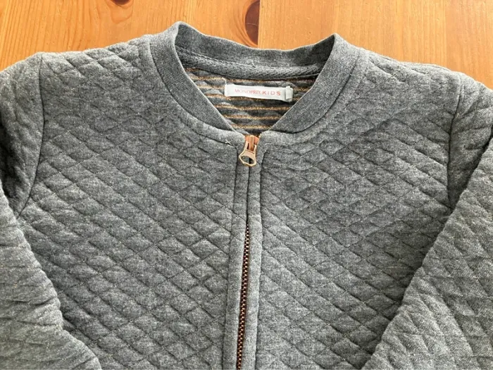 Gilet gris doré 6 ans - photo numéro 2