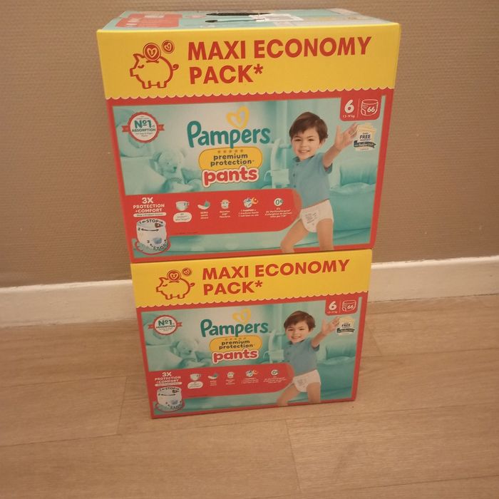 Lot Pampers premium protection Pants taille 6 (132 couches)
