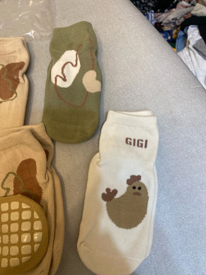 Lot de 6 paires de chaussettes antidérapantes divers coloris 9/12 mois neuves - n90i - photo numéro 2