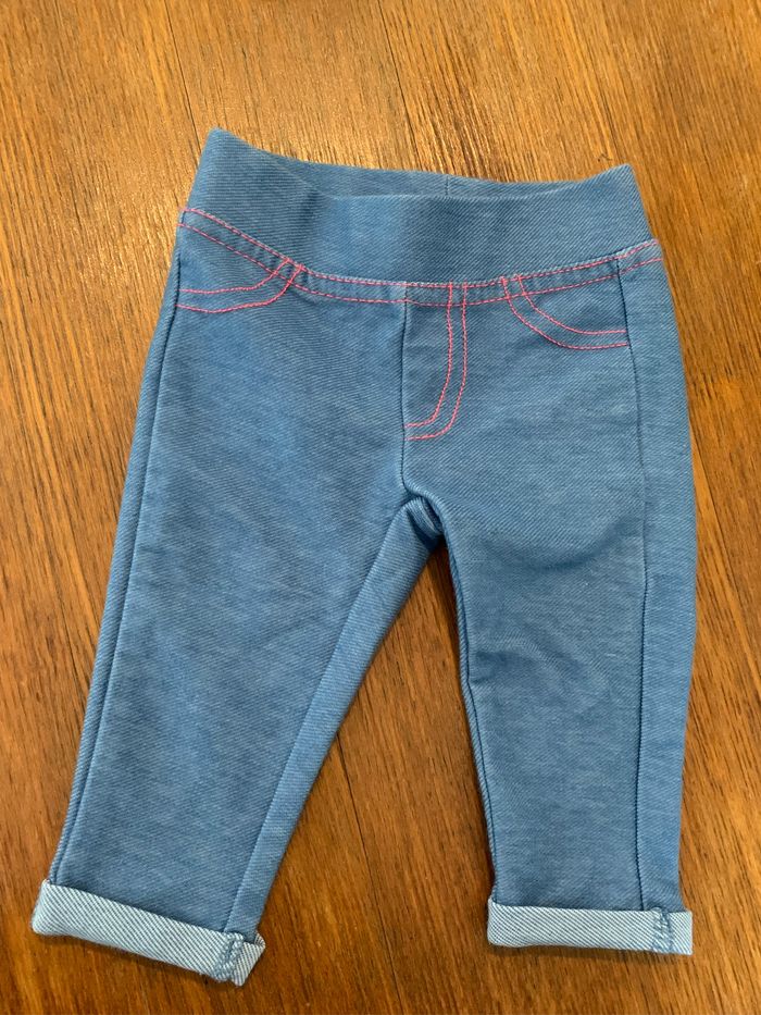 Lot 2 leggings + 2 bandeaux offerts taille 3 mois - photo numéro 2