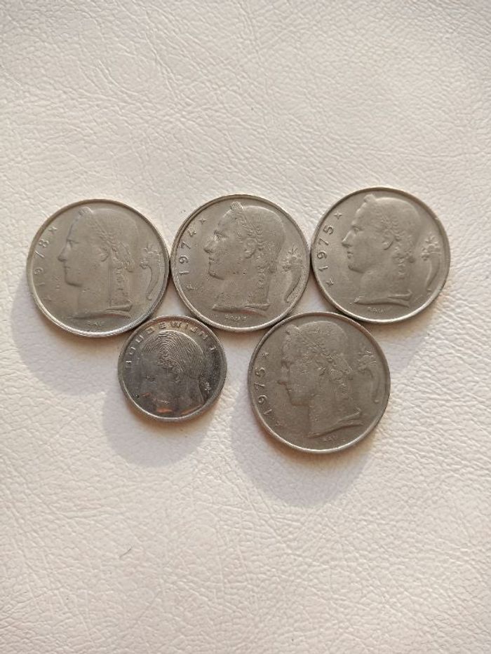 Un lot de franc Belge