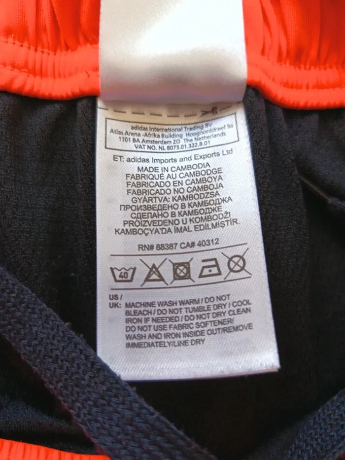 Short Adidas noir et orange taille S - photo numéro 5