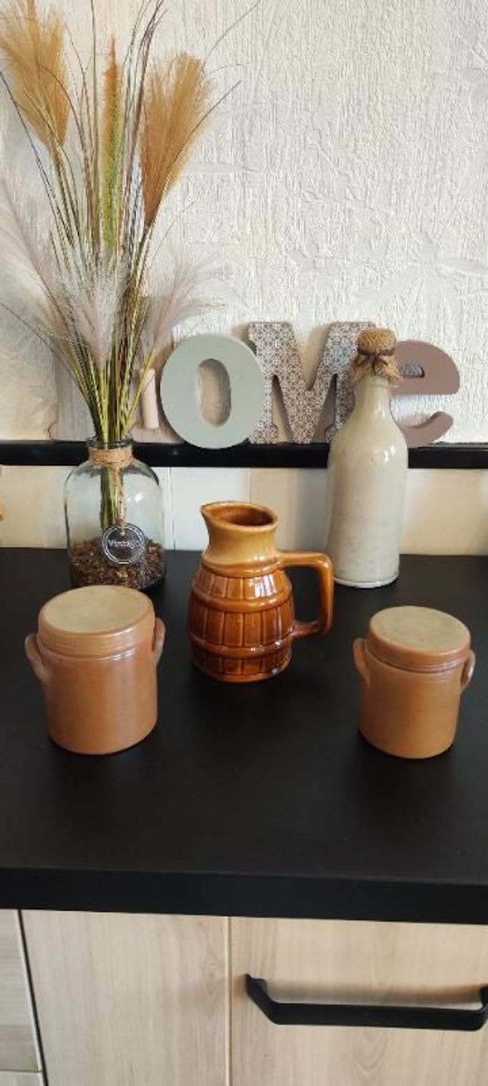 Lot de 2 pot et 1 carafe en terre ancien