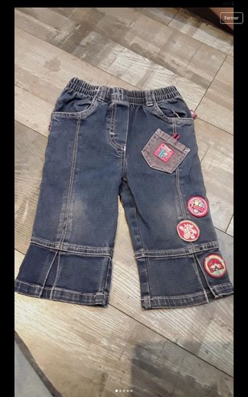 Jeans avec écusson