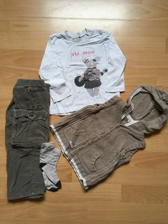 Ensemble ikks 18 mois