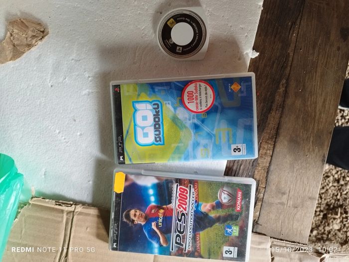 3 jeux PSP ( avatar,go sudoku, PES 2009 )