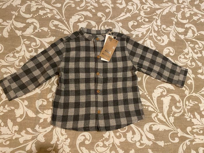 Chemise neuve / unisexe / 74 cm