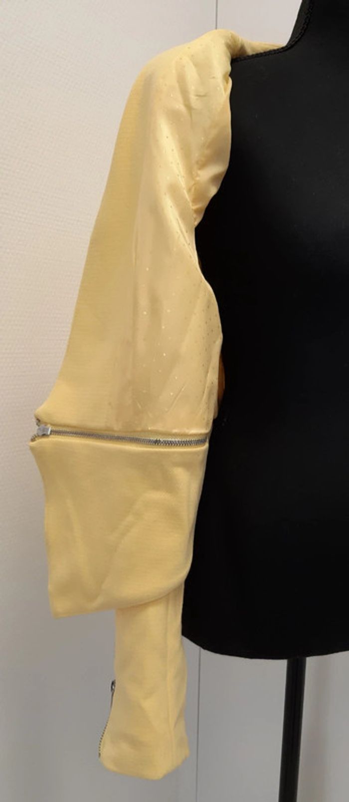 Très jolie veste / blazer courte style jaquette à basque Pimkie - photo numéro 7