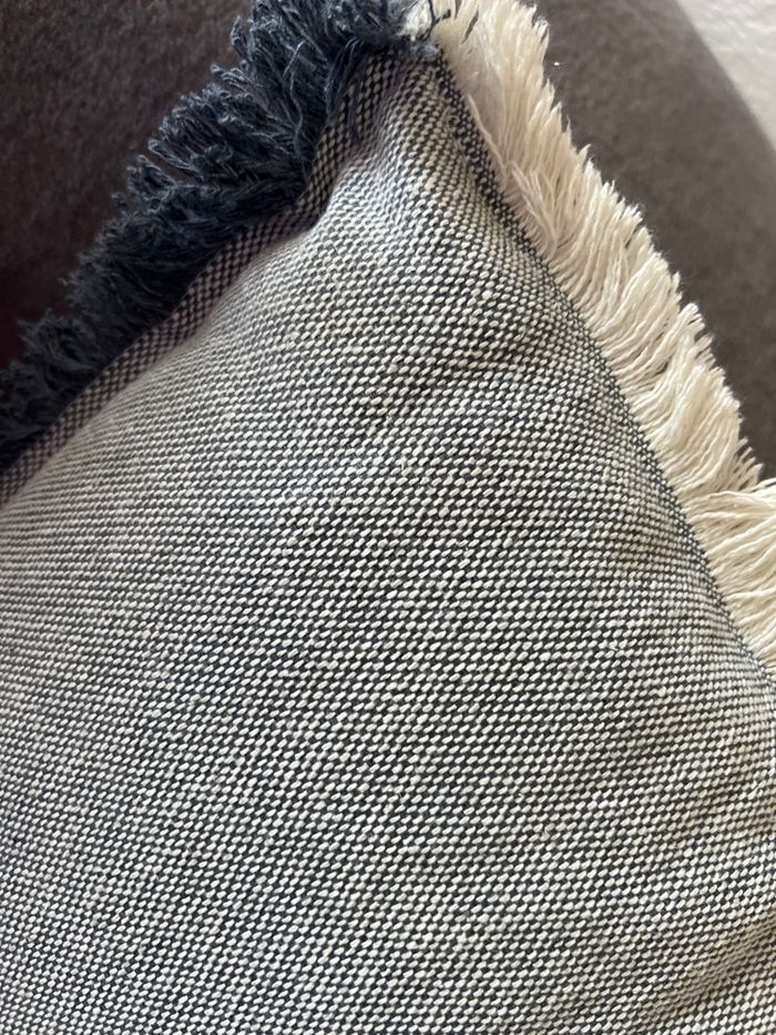 À vendre quatre coussins acheté récemment IKEA - photo numéro 2