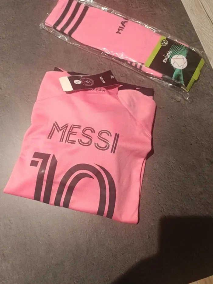 Tenue foot Léo Messi Inter Miami rose. T.20 - photo numéro 4