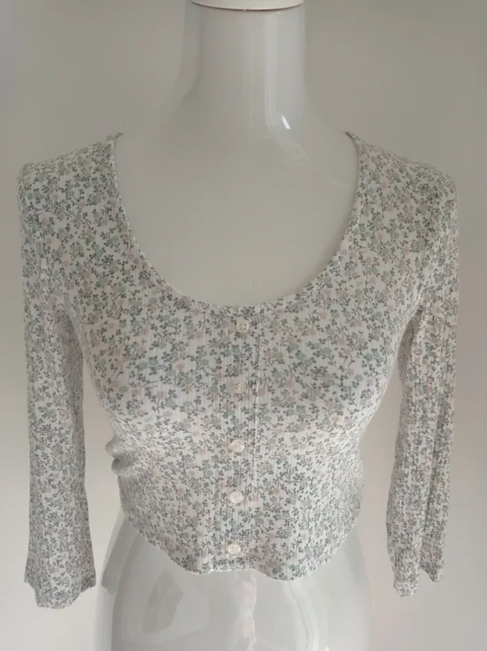 Haut court crop top fleuri blanc manches trois quart T.M Jennyfer