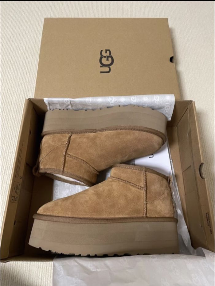 Ugg mini Snow boots taille 41