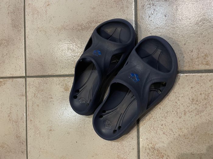 Sandale plastique Arena Taille 31 - photo numéro 2