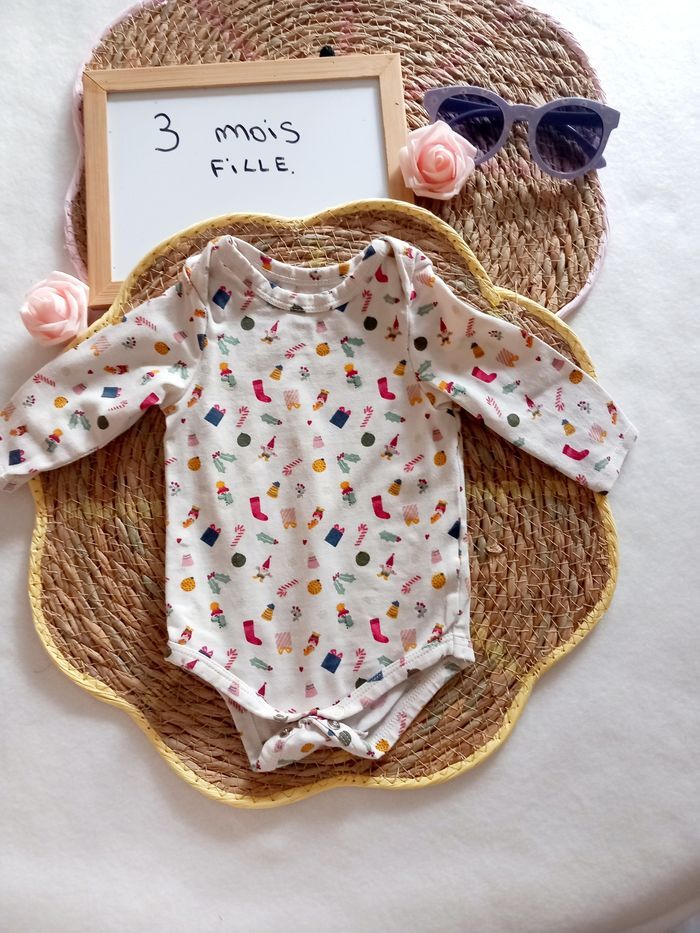 4 bodies fille 👧 3 mois - photo numéro 5