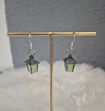 Boucles d’oreilles lanternes vertes 💚✨ #Bijoux #Mode #Accessoires
