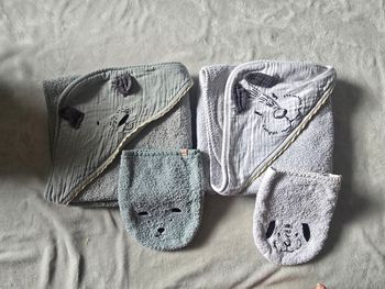 Sorties de bain + gants bébé 