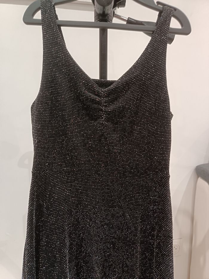 Belle robe  taille xxs paillettes Liberto - photo numéro 3