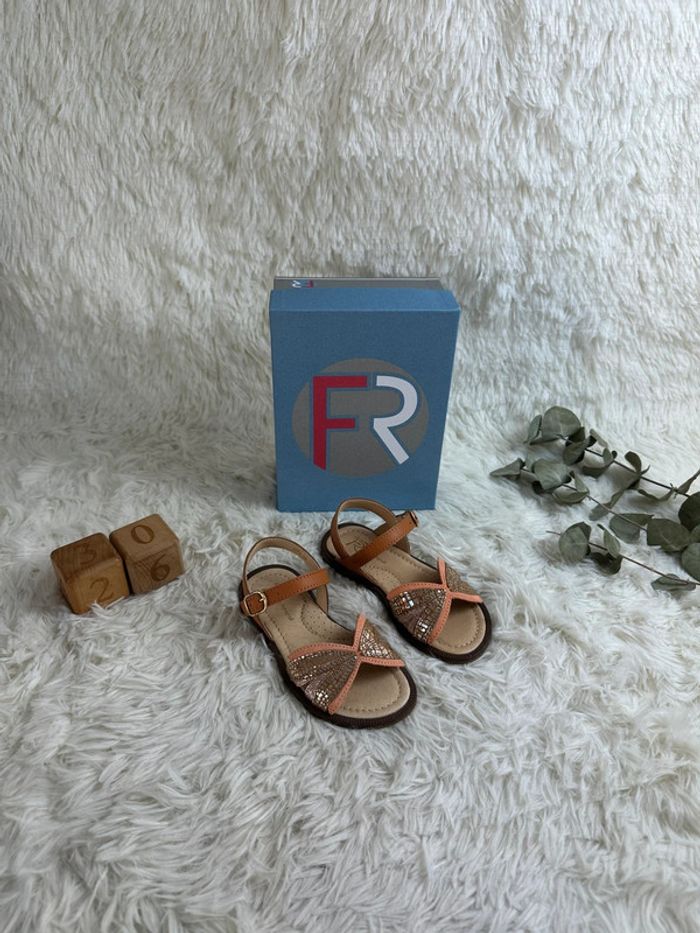 Paire de sandales Franco Romagnoli taille 26