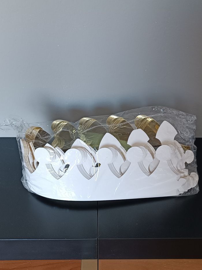 Couronnes en carton - photo numéro 2