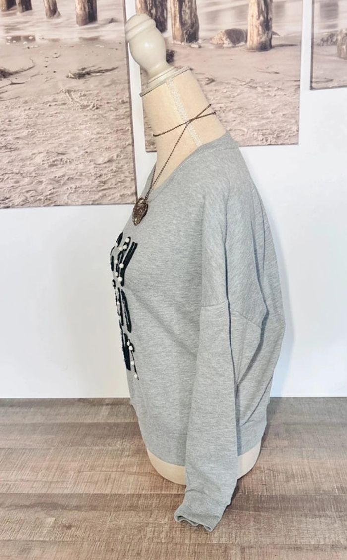 💕 sweat gris avec perles nacrés floqué « confident » taille 38 m #jennyfer - photo numéro 4
