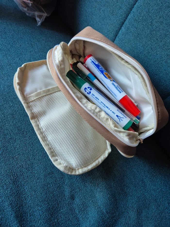 Lot Capybara Ultra Mignon – Sac à Dos + Trousse + Goodies ! - photo numéro 7