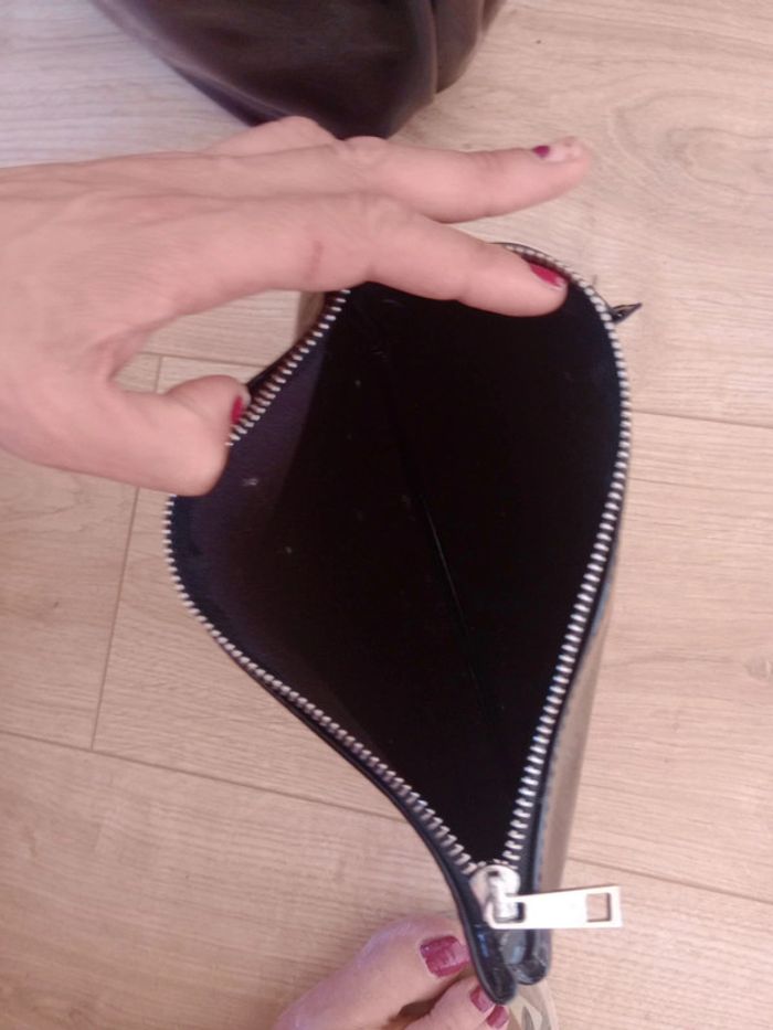 Sac fourre-tout noir brillant avec pochette assortiec83 - photo numéro 11