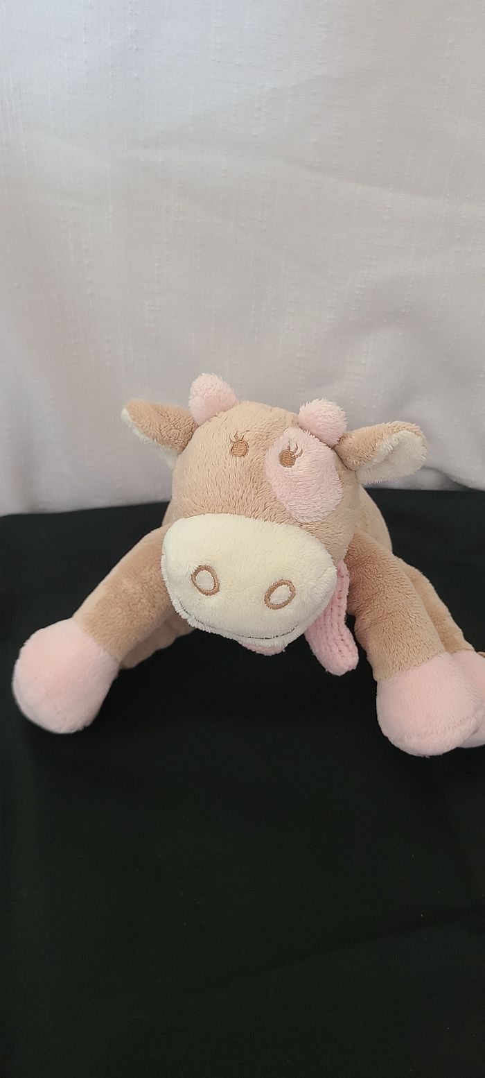 peluche Lola vache NOUKIE'S rose beige écharpe cocard