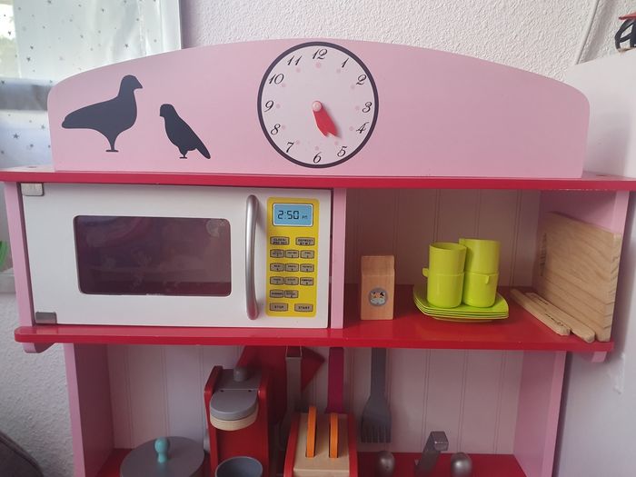 Cuisine en bois avec accessoires - photo numéro 4