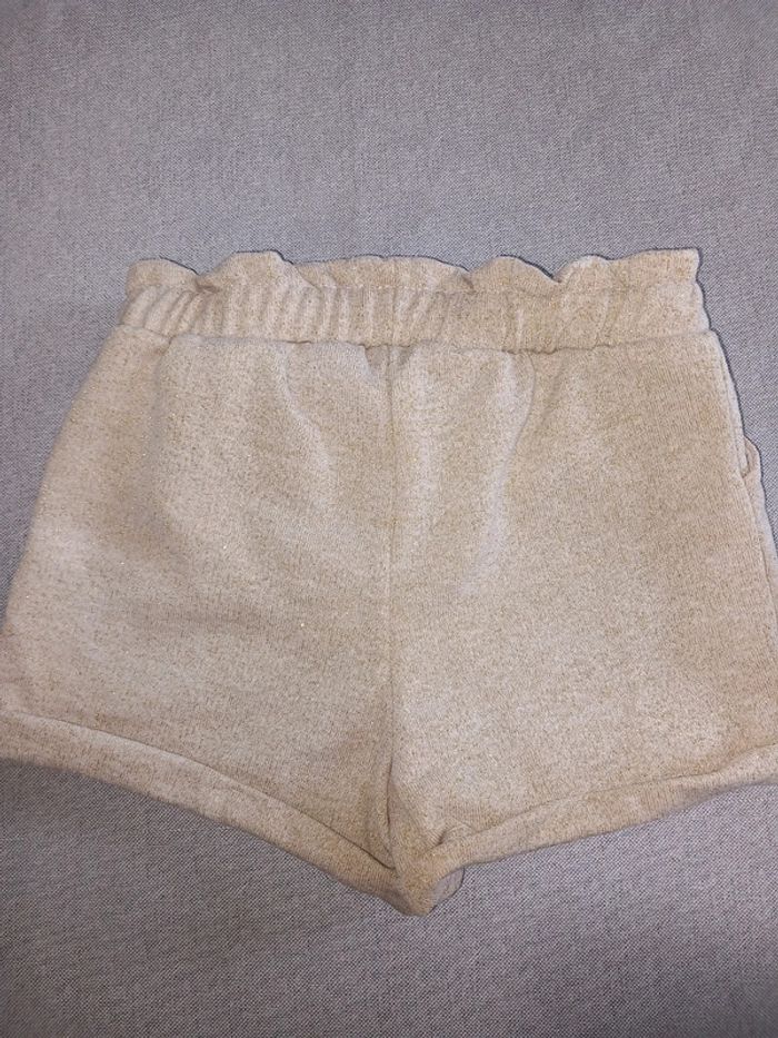 Short beige doré Obaïbi 23 mois Excellent état - photo numéro 5