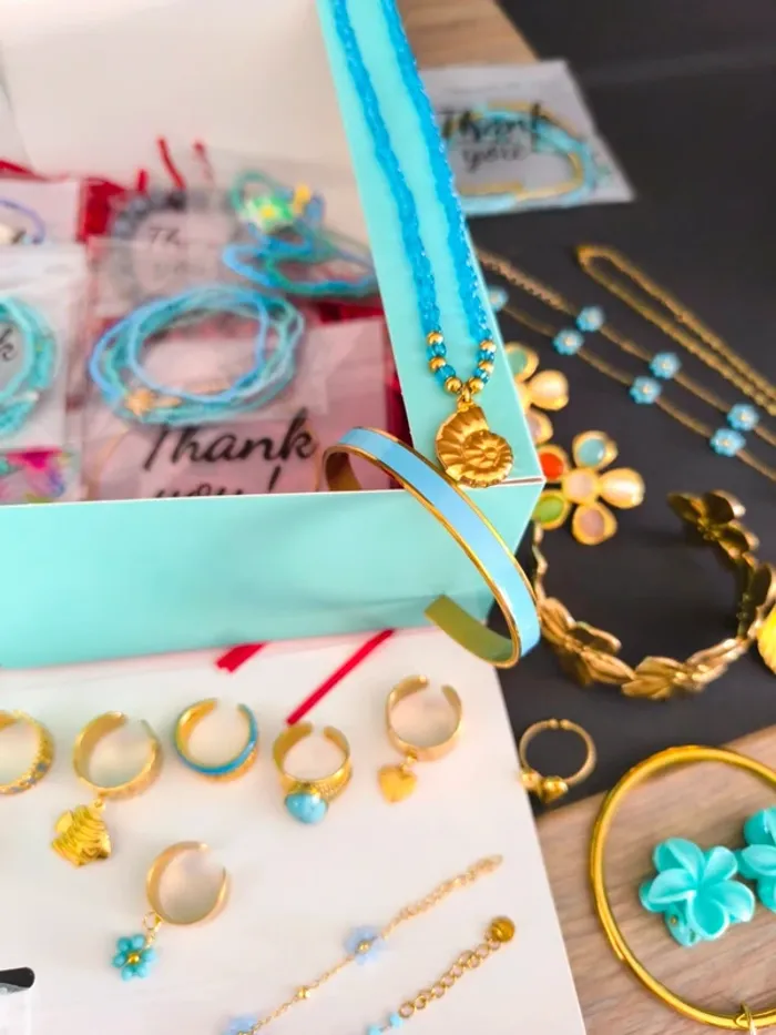 Lot de 40 bijoux dorés et turquoises - photo numéro 20