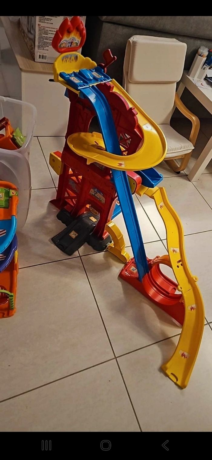 Garage tut tut bolide