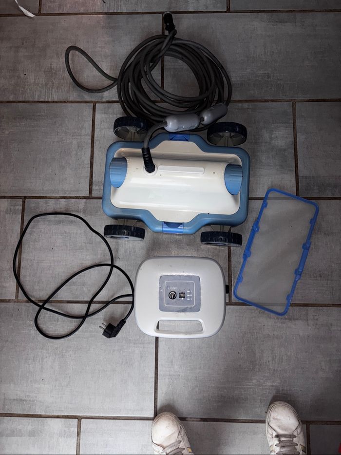 Aspirateur piscine - photo numéro 2