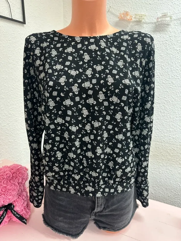 Blouse Zara à motifs, ouverte dans le dos, taille XS - photo numéro 2