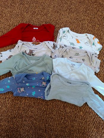 Lot de body 9 mois