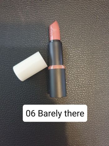 Rouge à lèvres Essence 06 Barely there